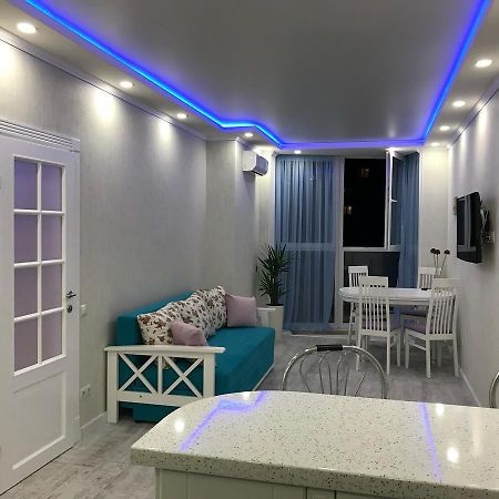 Luxe Apartment On Drahomanova Kiev Bagian luar foto