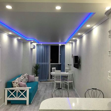 Luxe Apartment On Drahomanova Kiev Bagian luar foto