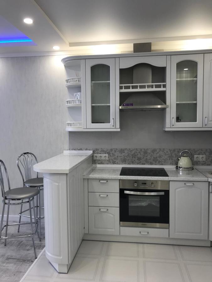 Luxe Apartment On Drahomanova Kiev Bagian luar foto