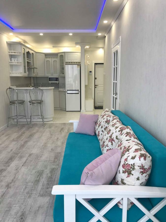 Luxe Apartment On Drahomanova Kiev Bagian luar foto
