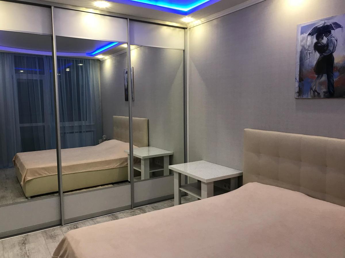 Luxe Apartment On Drahomanova Kiev Bagian luar foto
